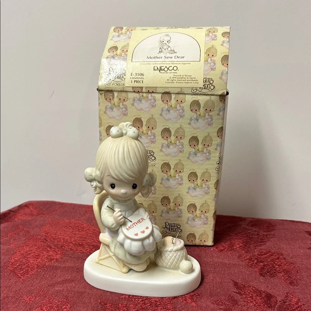 Precious Moments Mother Sew‎ Dear Figurine E-3106
